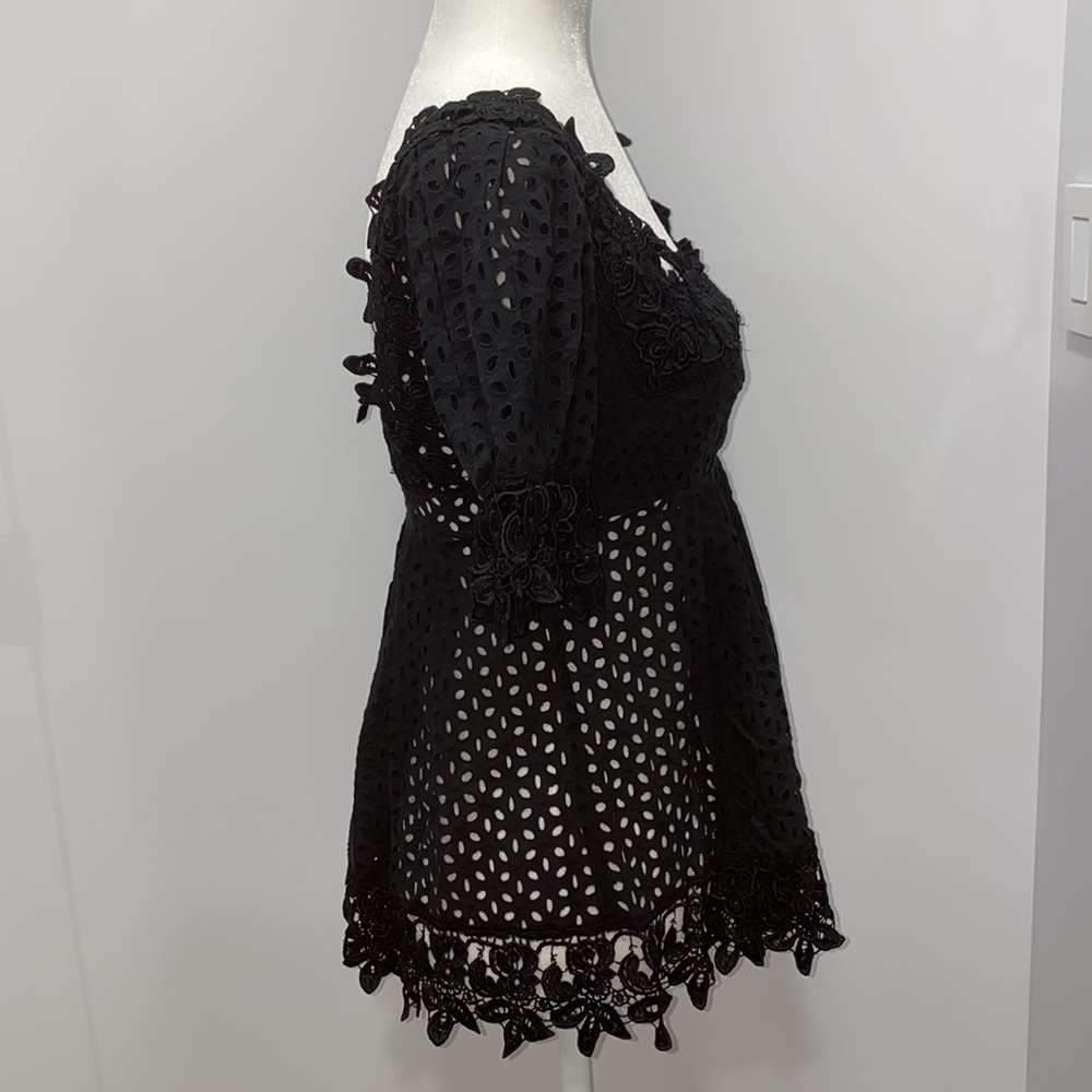 Flower Lace Eyelet Top - Picture 4 of 5